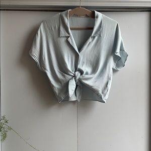 Aritzia (Wilfred Free THE TIE-FRONT BLOUSE)